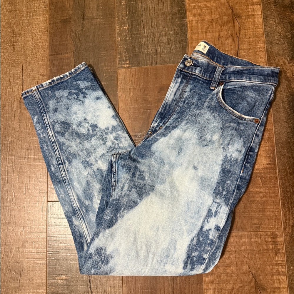 Abercrombie & Fitch Acid Wash Straight Leg Jean‎
